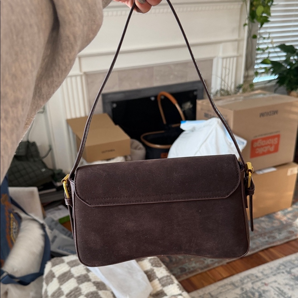 Elegant Brown Suede Shoulder Bag - Picture 4 of 9